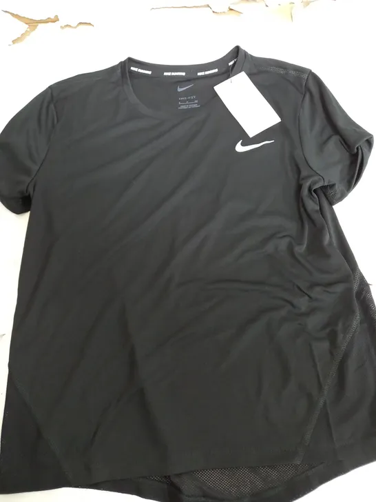 NIKE DRI FIT RUNNING BLACK T-SHIRT - SMALL