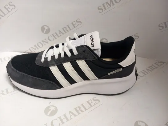 ADIDAS TRAINERS SIZE 7