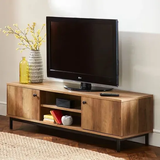 BOXED FULTON RUSTIC PINE EFFECT WIDE TV UNIT (1 BOX)