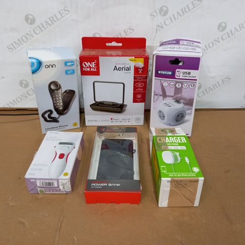 LOT OF APPROXIMATELY 20 ELECTRICAL ITEMS TO INCLUDE USB CUBE SOCKET, LANDLINE PHONE, LADY SHAVER ETC 