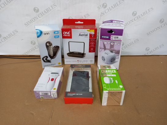 LOT OF APPROXIMATELY 20 ELECTRICAL ITEMS TO INCLUDE USB CUBE SOCKET, LANDLINE PHONE, LADY SHAVER ETC 