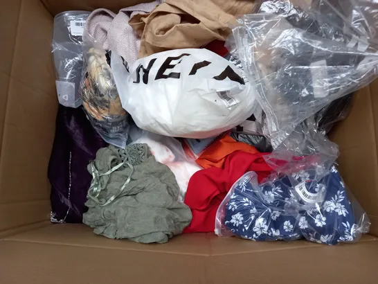 BOX OF APPROXIMATELY 25 ASSORTED CLOTHING ITEMS TO INCLUDE - SOCKS , BRA , SHORTS ETC