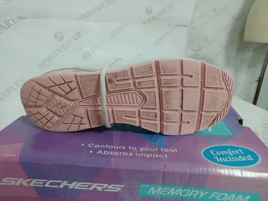 BOXED SKECHERS COURT CLASSICS BLUSH SALMON SIZE 6