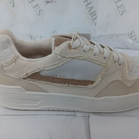 PAIR OF STRADIVARIUS MULTI-FABRIC LACE UP TRAINERS IN WHITE/CREAM - SIZE 41