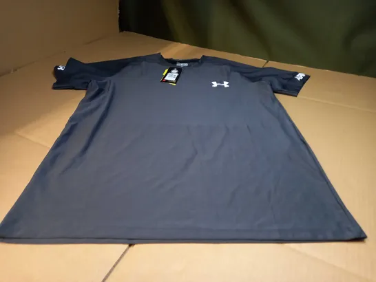 UNDER ARMOUR STEEL/LOGO FITNESS TOP - LARGE