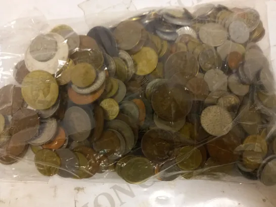 LOT OF APPROXIMATELY 100 ASSORTED COINS