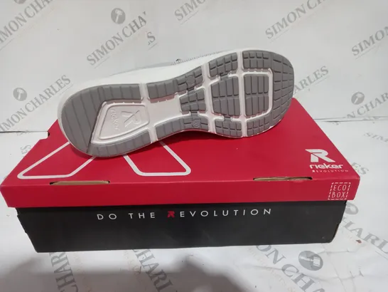 BOXED PAIR OF RIEKER REVOLUTION GREY EVO SPORT SHOE SIZE 6 1/2