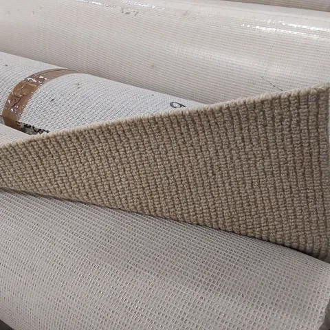 ROLL OF QUALITY COTSWOLDS ELKSTONE CARPET // SIZE APPROX: 5 X 2.72m