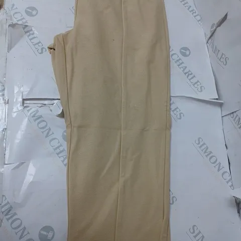 APPROXIMATELY 10 CLOTHING INCLUDING: STRECHY TROUSERS BY WAYNNE LAYERS ( ALL OF DIFFERENT SIZES)