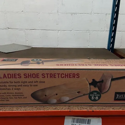 BOXED SET OF 2 LADIES SHOE STRETCHERS - FOR SIZES 3-8 (1 BOX)