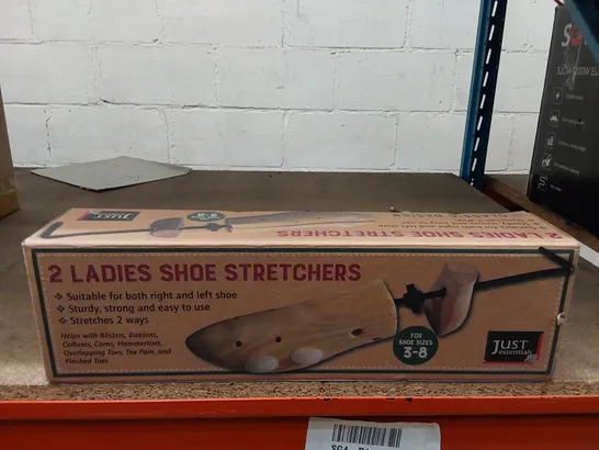 BOXED SET OF 2 LADIES SHOE STRETCHERS - FOR SIZES 3-8 (1 BOX)