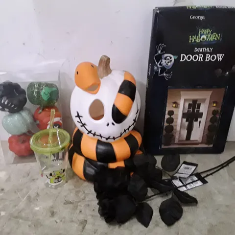 BOX CONTAINING APPROXIMATELY 35 ASSORTED BRAND NEW HALLOWEEN DECORATIONS 
