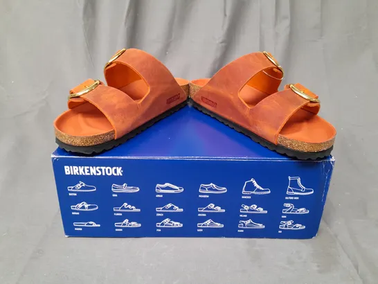 BOXED PAIR OF BIRKENSTOCK ARIZONA BIG BUCKLE OPEN TOE SANDALS IN BURNT SIENNA UK SIZE 5.5