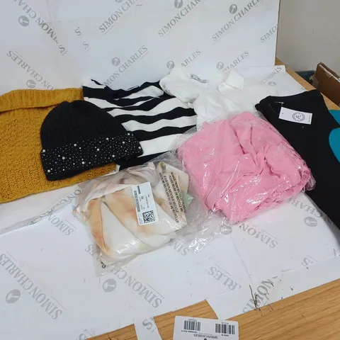 BOX OF ASSORTED CLOTHING ITEMS TO INCLUDE HATS, JEANS, JUMPERS ETC