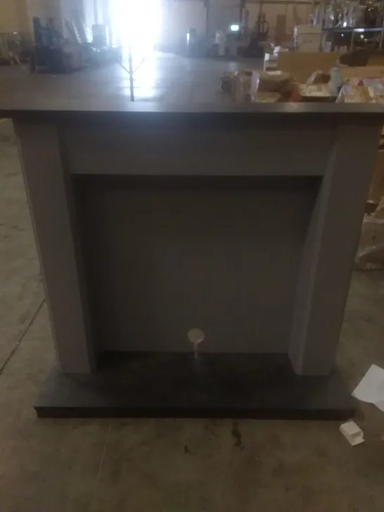 ELECTRIC FIREPLACE MANTLEPIECE (BROKEN)