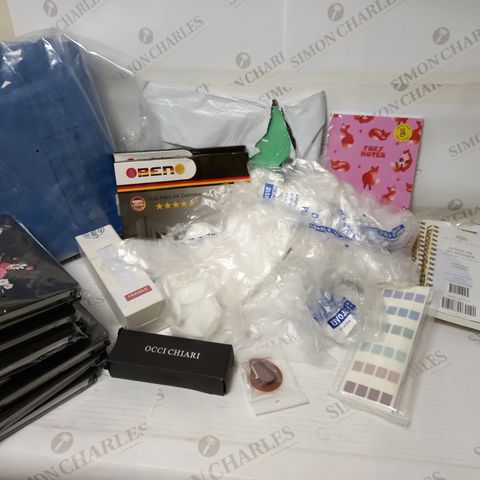 LOT OF APPROX 15 ASSORTED ITEMS TO INCLUDE PLASTIC GLOVES, DIARYS, RING BINDERS