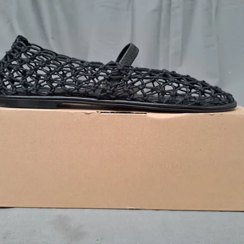 BOXED PAIR OF MNG WOMEN'S FLAT SHOES IN IN BLACK UK SIZE 7