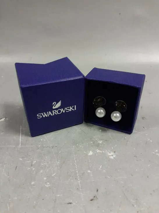 BOXED SWAROVSKI ICONIC SWAN STUD EARRINGS