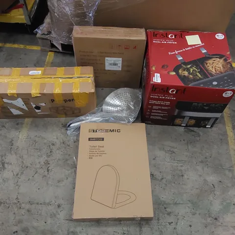 PALLET OF ASSORTED ITEMS INCLUDING: AIR FRYER, 3 TIER TABLE, PLAYPEN, TOILET SEAT, KITCHEN UTENSILS, TOILET SEAT 