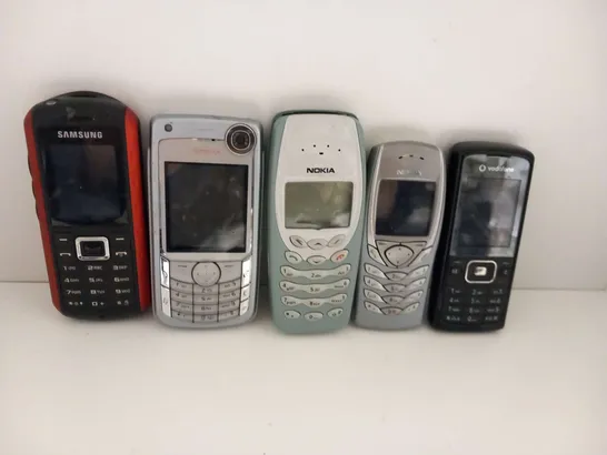 FIVE ASSORTED RETRO MOBILE PHONES