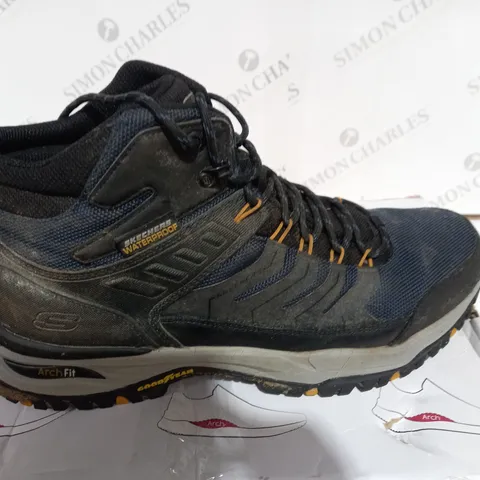 BOXED SKECHERS MENN WATERPROOF BOOTS, NAVY/BLACK - SIZE 12