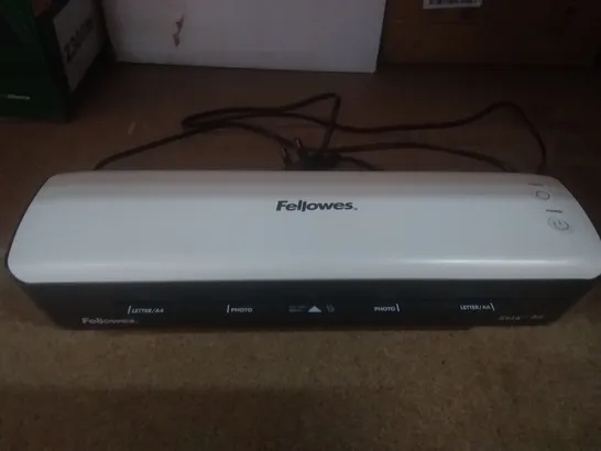 FELLOWES SOLA A4 LAMINATOR MACHINE