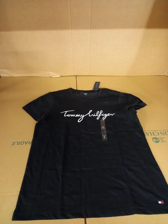 TOMMY HILFIGER BLACK T-SHIRT SIZE SMALL