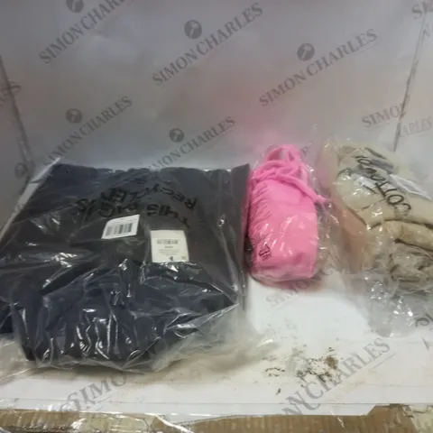 BOX OF APPROXIMATELY 15 ASSORTED CLOTHING ITEMS TO INCLUDE T-SHIRT AND TROUSERS