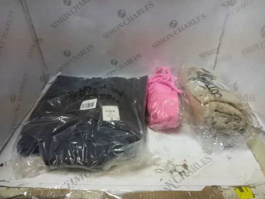 BOX OF APPROXIMATELY 15 ASSORTED CLOTHING ITEMS TO INCLUDE T-SHIRT AND TROUSERS