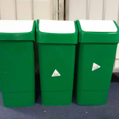 LUCY PROFESSIONAL LOT OF 3 PLASTIC BINS IN GREEN AND WHITE APPROX 71CMX32CM EACH