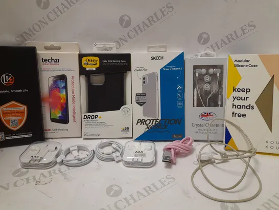 LOT OF APPROX 12 ASSORTED MOBILE/TABLET ACCESSORY ITEMS TO INCLUDE SCREEN PROTECTORS, CASES, EARPHONES, ETC