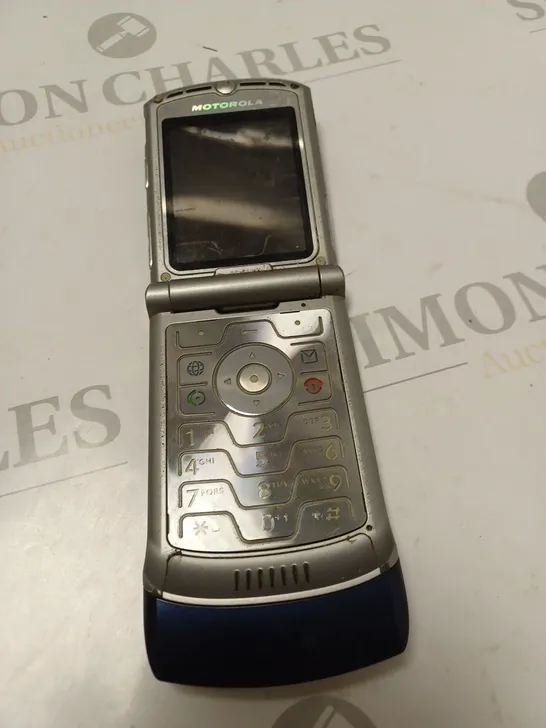 MOTOROLA BR50 FLIP PHONE