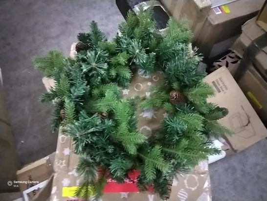 BOXED 61CM LIGHTENED ARTIFICIAL WREATH