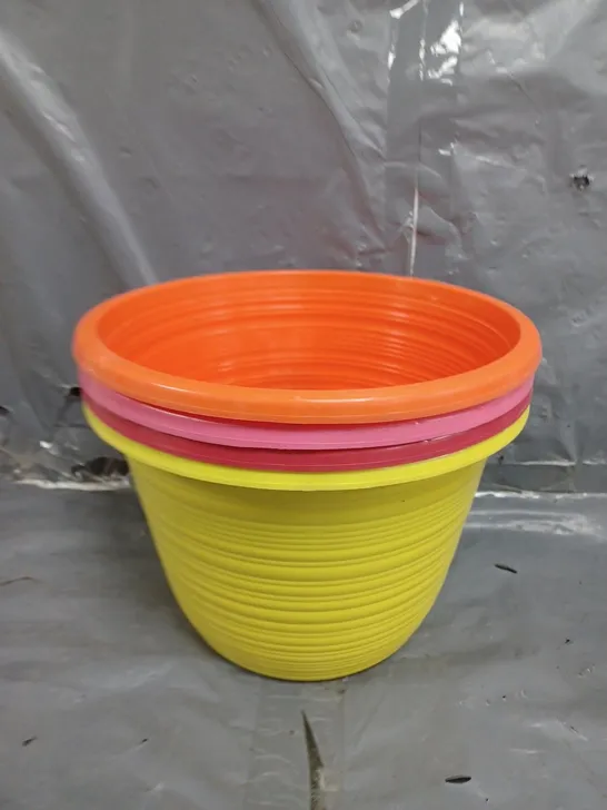 SET OF 4 BELLAGIO COLOURED 10 INCH PLANTERS RRP £16.99