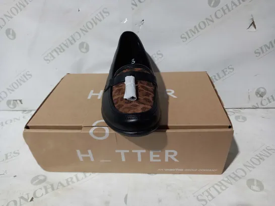 BOXED PAIR OF HOTTER SLIP ON SHOES IN BLACK W. LEOPARD PRINT UK SIZE 4