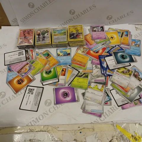 LOT OF APPROXIMATELY 50 ASSORTED TRADING/TRAINING CARDS 