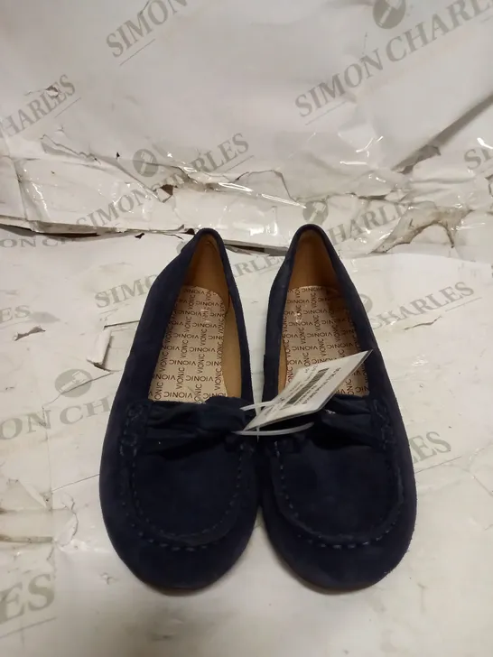 VIONIC BLUE SLIP ON SHOES SIZE 5 