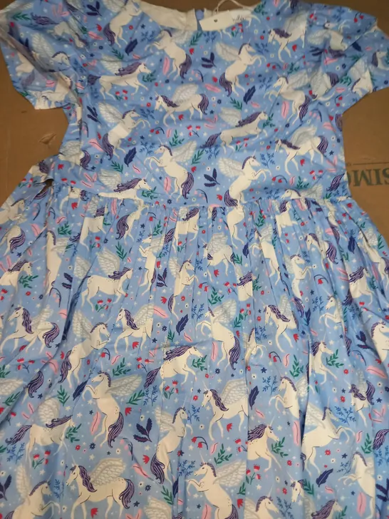 MINI BODEN DRESS IN BLUE W. UNICORN DESIGN SIZE AGE 8-9