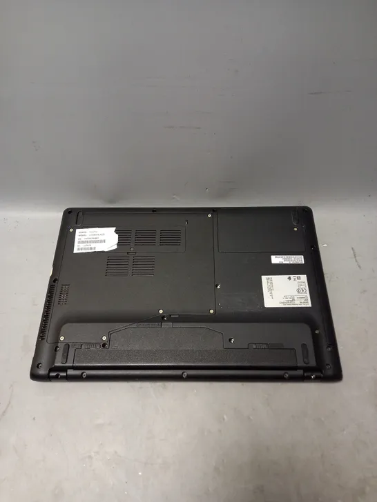 FUJITSU LIFEBOOK A555 LAPTOP IN BLACK