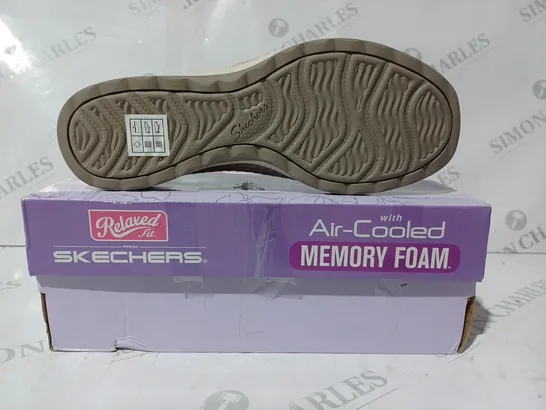 BOXED PAIR OF SKECHERS RELAXED FIT SHOES IN TAUPE UK SIZE 5