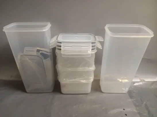 BOX OF APPROXIMATELY 10 UNBRANDED PLASTIC TUBS IN VARIOUS SIZES 