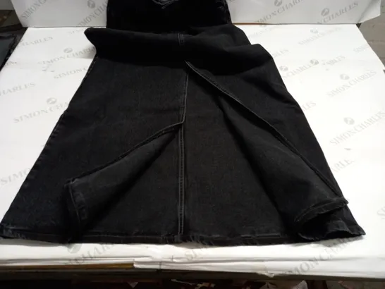 TOPSHOP BLACK DENIM SKIRT - UK 8