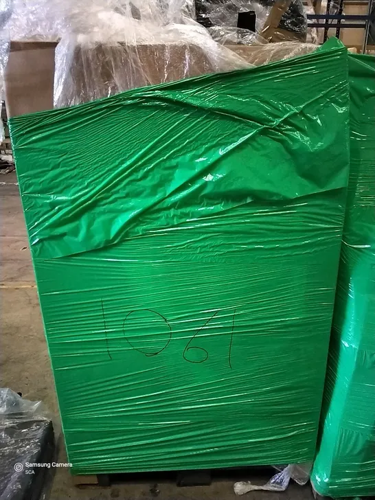 PALLET OF ASSORTED ITEMS INCLUDING FABIAN CLARKE PHOTO FRAMES, PRO IRON MATS, CHRISTMAS TREE STAND, GROHE VITALIO SHOWER SYSTEM, TOILET SEAT, DEHUMIDIFIER 