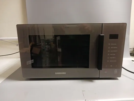 BOXED SAMSUNG BESPOKE MS23T5018AC/EU 23L MICROWAVE OVEN RRP £179