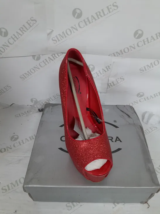 BOXED PAIR OF CASANDRA PLATFORM STILLETO HEEL IN RED GLITTER SIZE 5