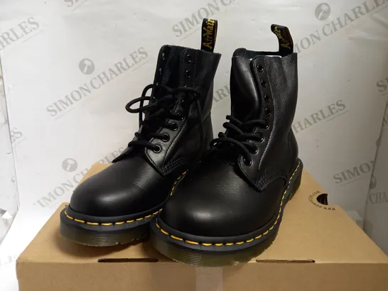 DR MARTENS 1460 PASCAL BLACK BOOTS - SIZE 5