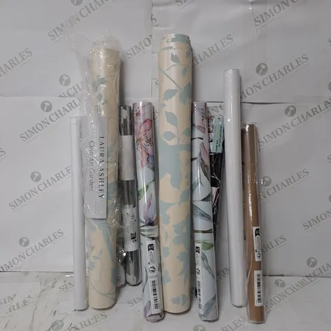APPROXIMATELY 9 ASSORTED ROLLS OF WALLPAPER AND VINYL TO INCLUDE LAURA ASHLEY ORIENTAL GARDEN DUCK EGG WALLCOVERING APPROX. 10M X 53CM 