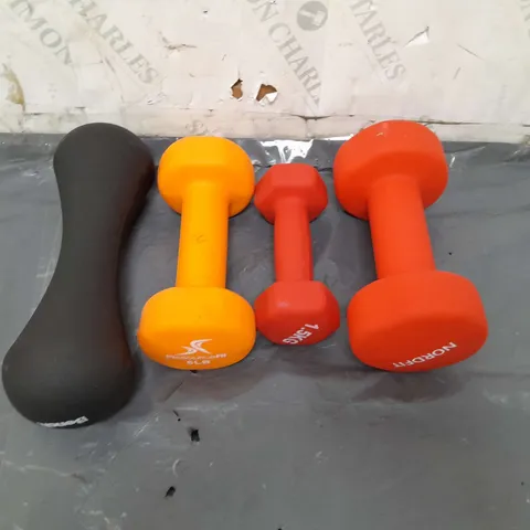 APPROXIMATELY 4 ASSORTED RUBBER DUMBELLS