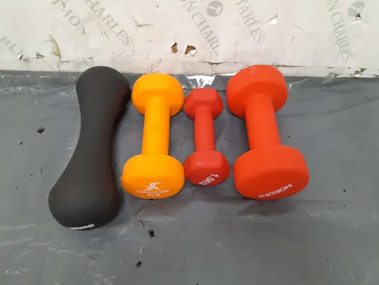 APPROXIMATELY 4 ASSORTED RUBBER DUMBELLS