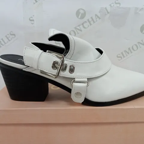 BOXED PAIR OF POTI PATI HEELED BUCKLE WHITE SHOES - EU 41